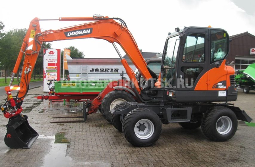 Колесный экскаватор DOOSAN DX 55W