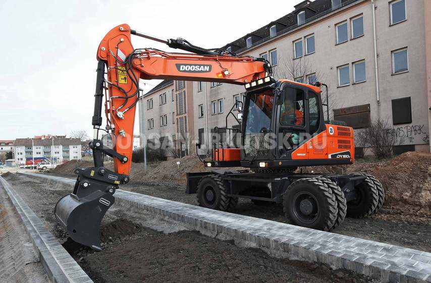 Колесный экскаватор DOOSAN DX 160 W