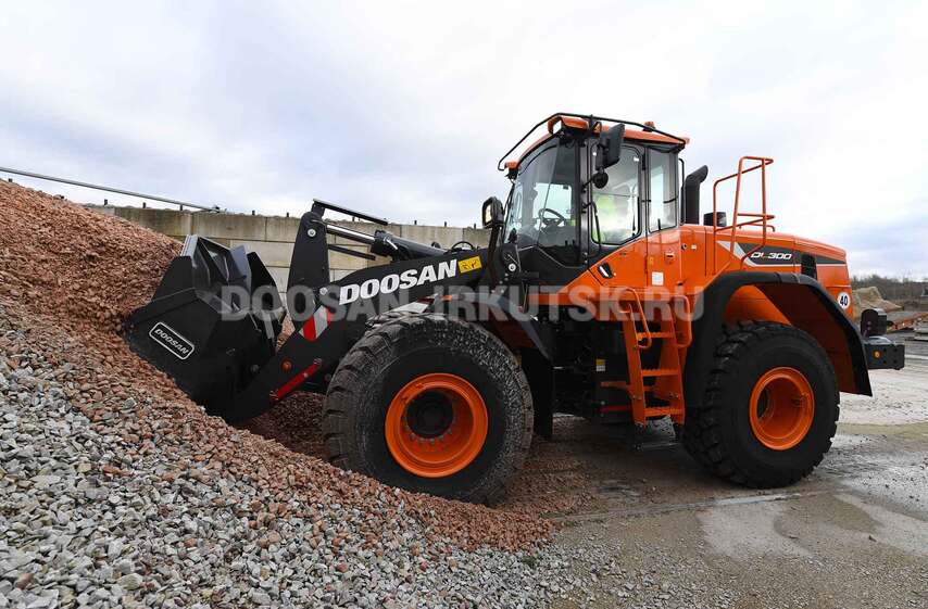 Колесный погрузчик DOOSAN DL 300A (3 SP)