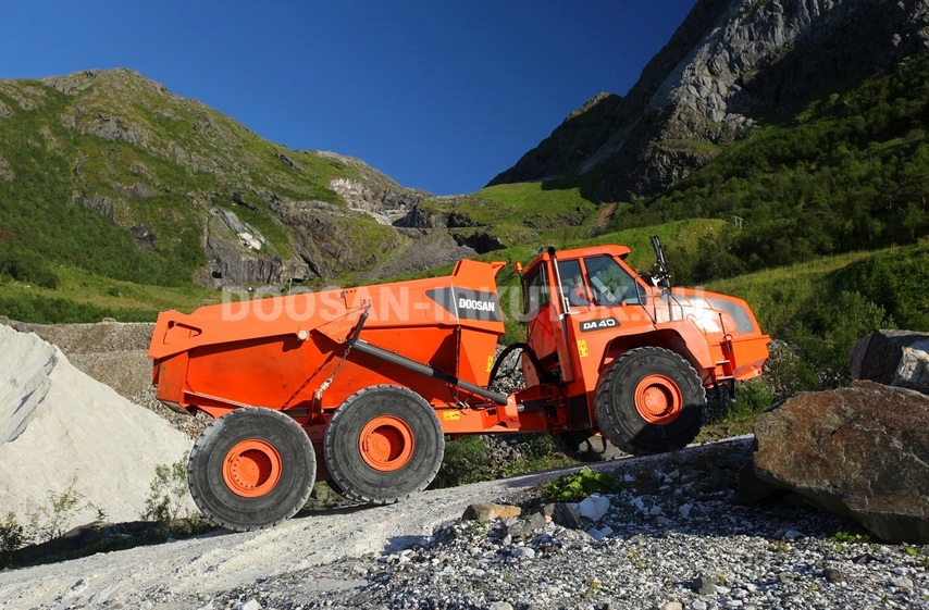 Шарнирно-сочлененный самосвал DOOSAN DA 40