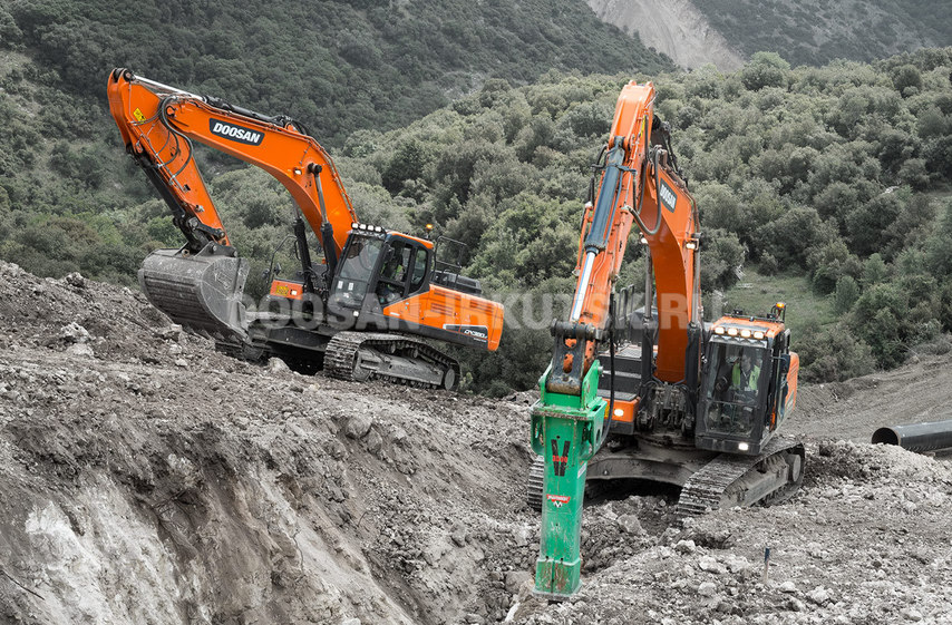 Doosan DX 420 LCA в наличии в Иркутске от официального дилера