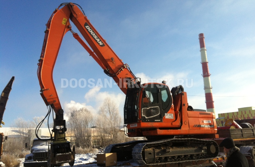 Бревноперегружатель гусеничный DOOSAN DX 225 LCA